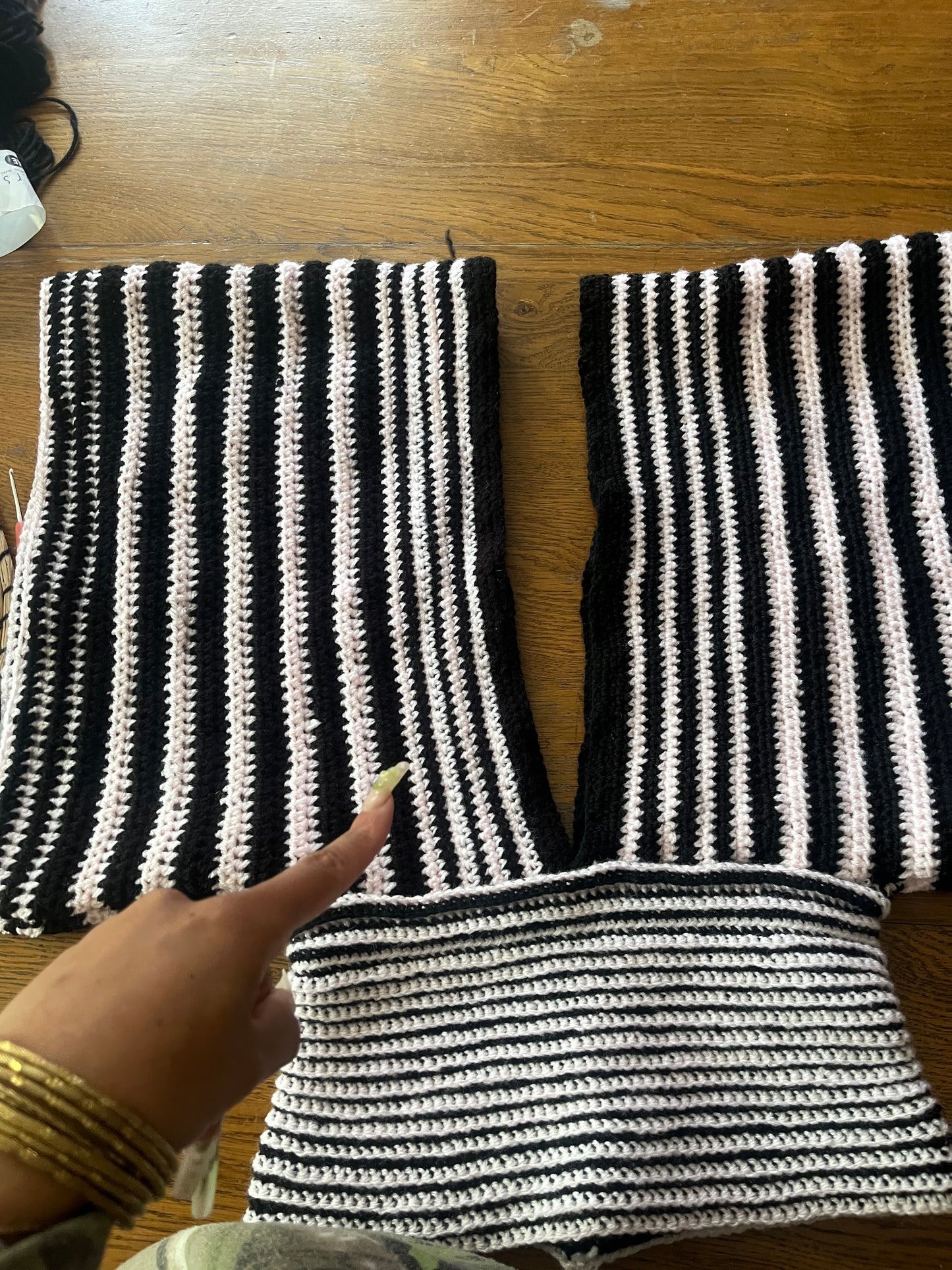 The Jaida (Striped V-Neck Pattern)